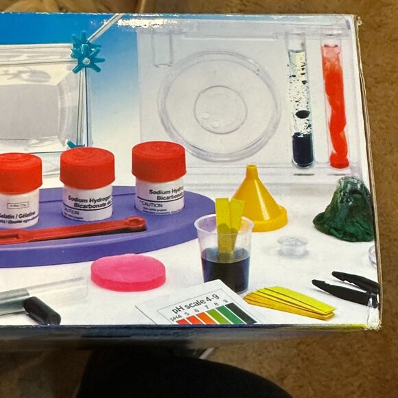 Edu-Science Lab Intro Chemistry STEM Kit Toys R Us READ Sealed 90+ Experiments - Picture 11 of 15